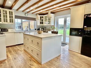 Kitchen/Diner- click for photo gallery